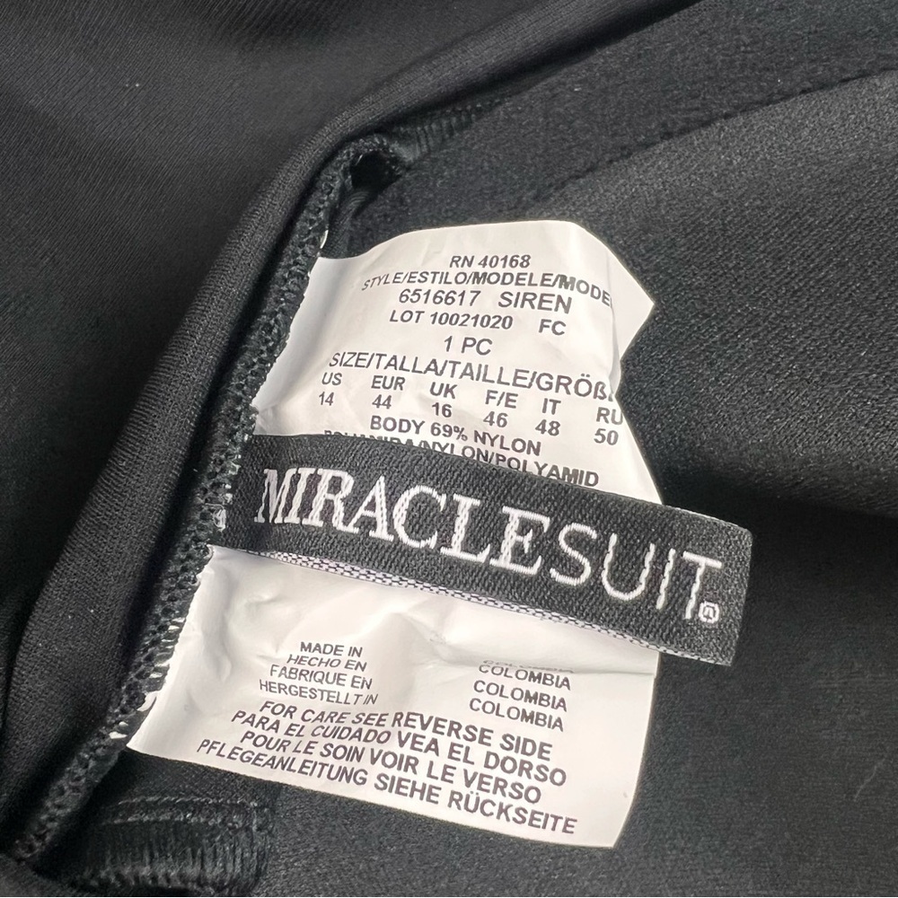NWOT Miraclesuit Black Siren One Piece - Picture 7 of 12